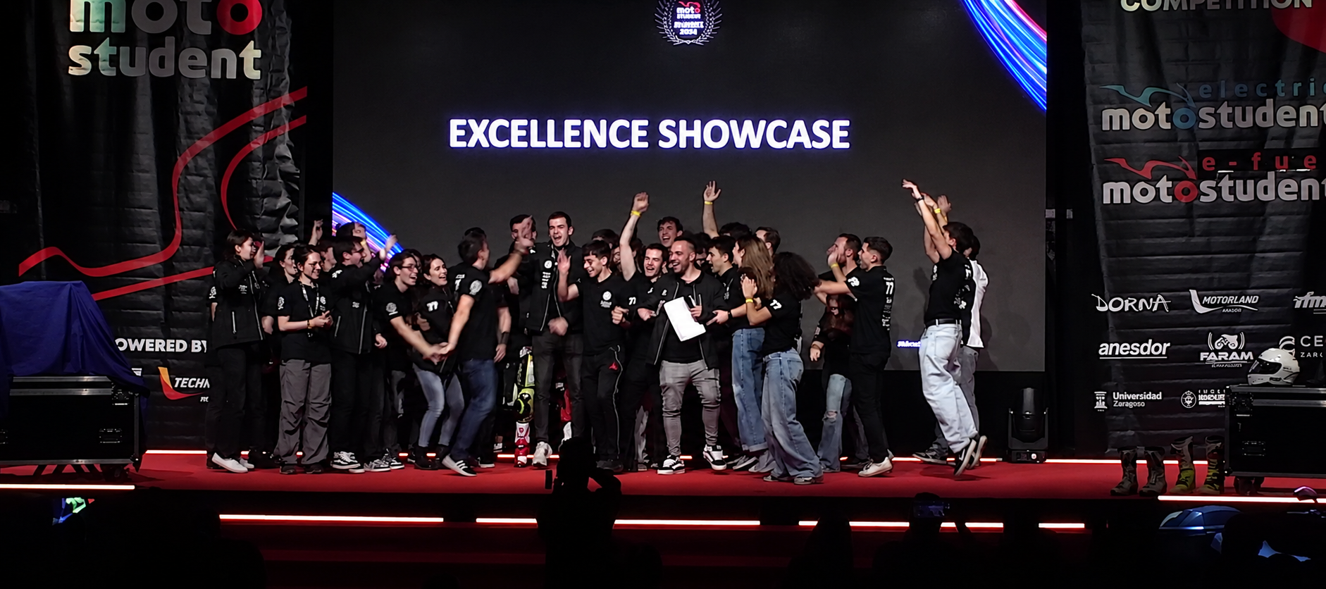 The entire MotoMaqLab team on the MS1 stage