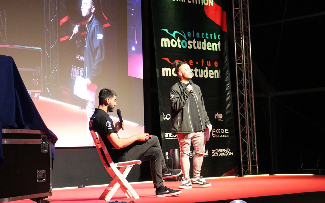 El equipo completo de MotoMaqLab en el escenario MS1